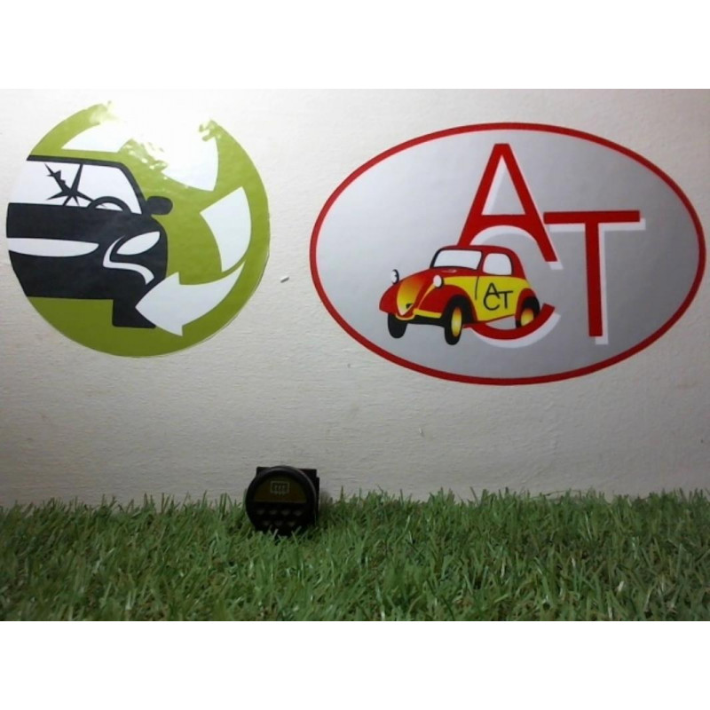 Commande degivrage lunette arriere PEUGEOT 205 PHASE 2 d’occasion