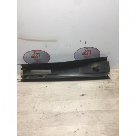 Garniture laterale avant droite IVECO DAILY 4 PHASE 1 d’occasion