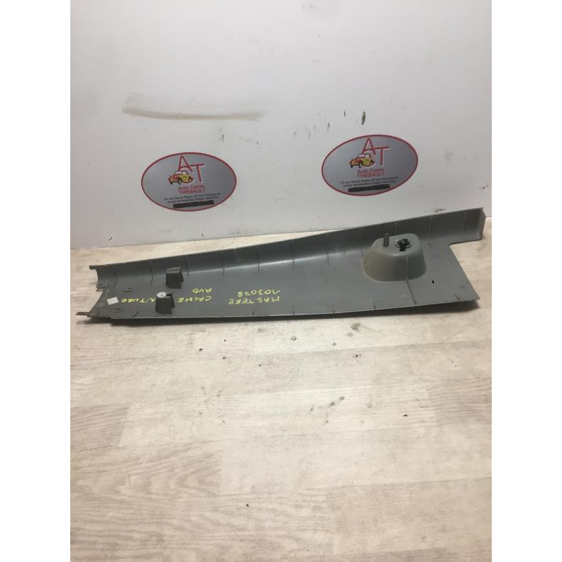 Garniture porte avant droite RENAULT MASTER 2 PHASE 2 d’occasion