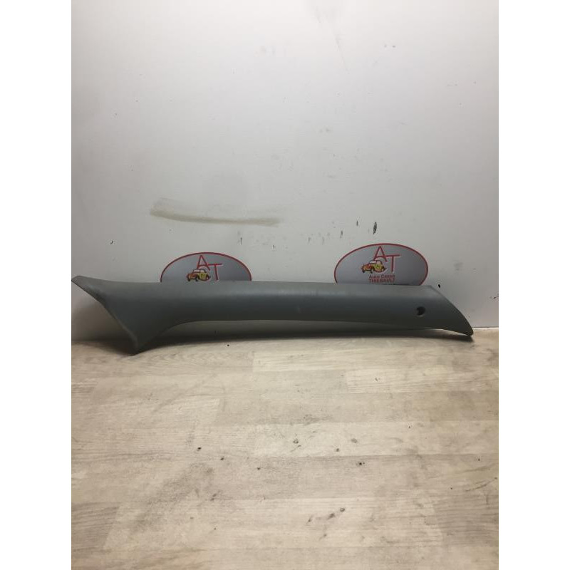 Garniture Montant droit  IVECO DAILY 4 PHASE 1 d’occasion