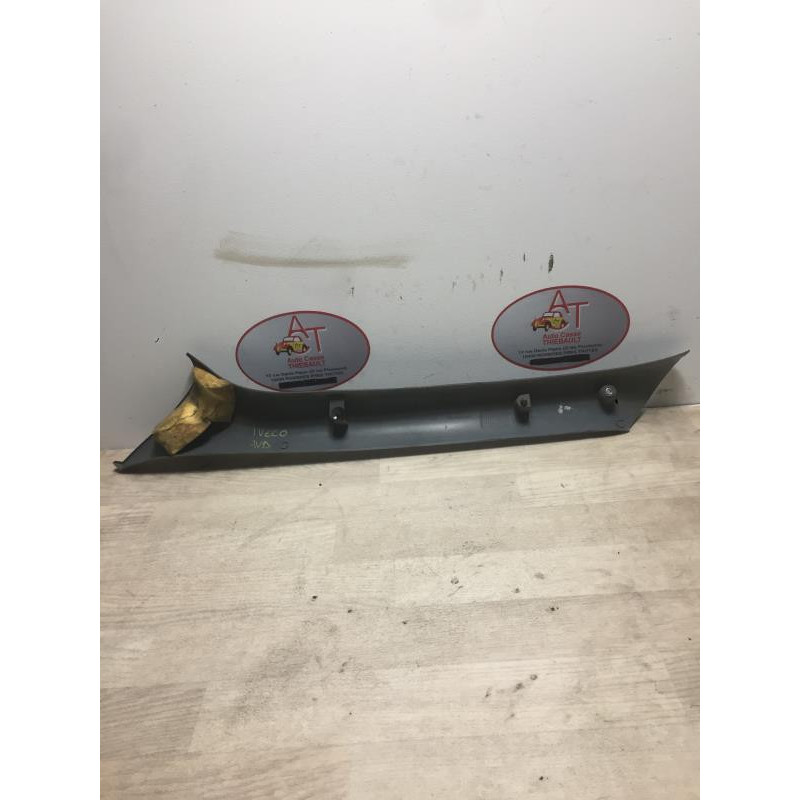 Garniture Montant droit  IVECO DAILY 4 PHASE 1 d’occasion