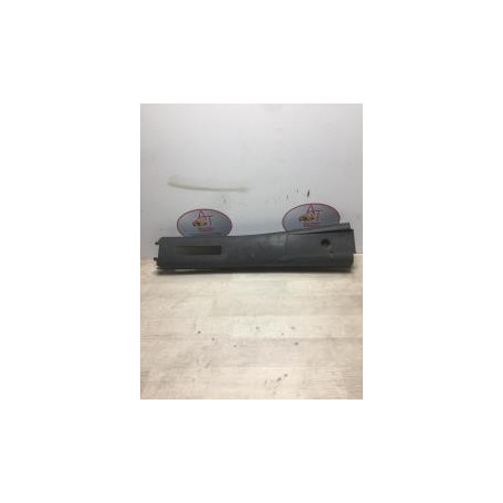 Garniture Montant avant gauche IVECO DAILY 4 PHASE 1 d’occasion