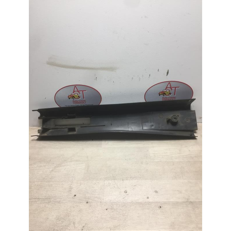 Garniture Montant avant gauche IVECO DAILY 4 PHASE 1 d’occasion