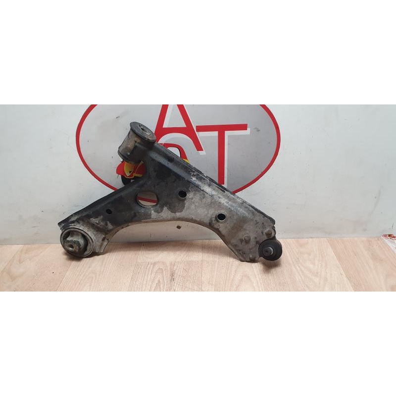 Triangle avant droit PEUGEOT BIPPER d’occasion