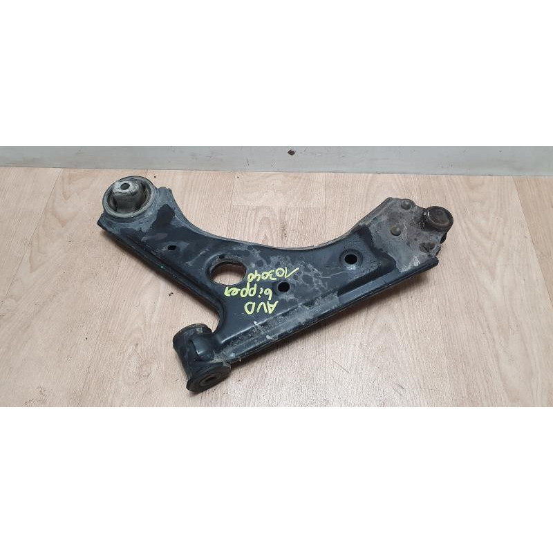 Triangle avant droit PEUGEOT BIPPER d’occasion