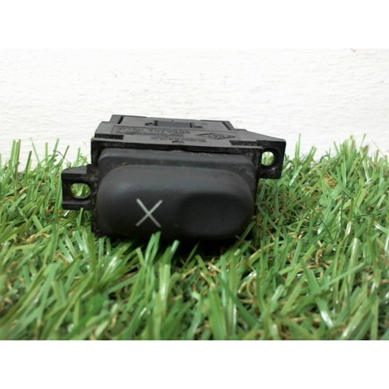 Bouton/Interrupteur RENAULT  d’occasion