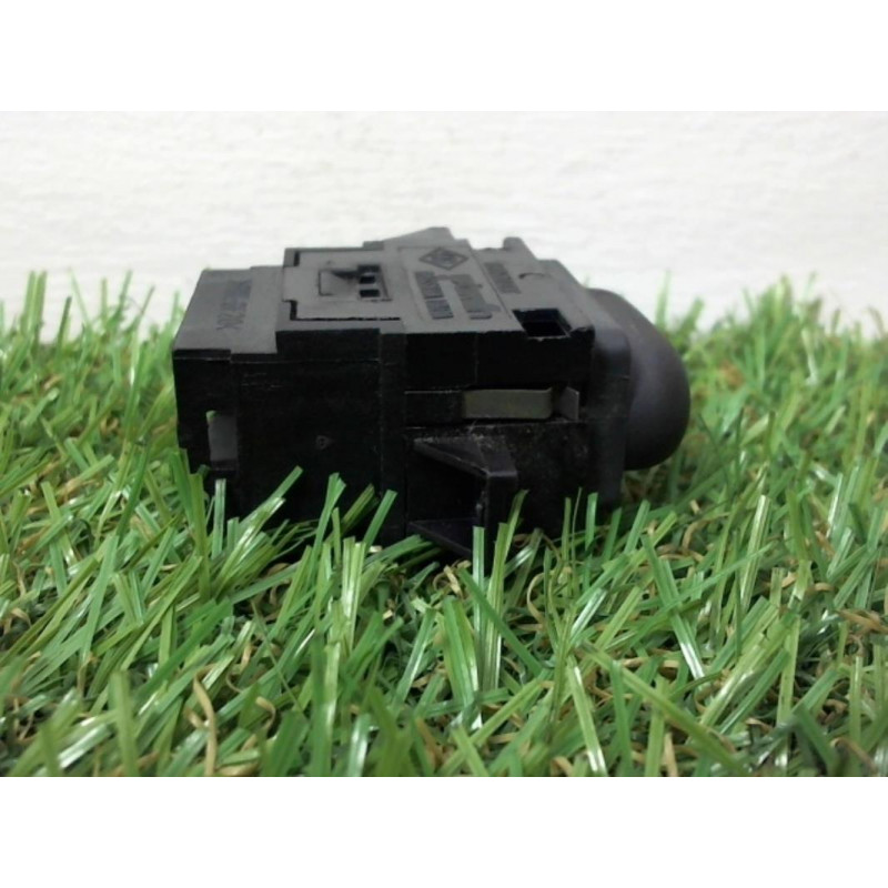 Bouton/Interrupteur RENAULT  d’occasion