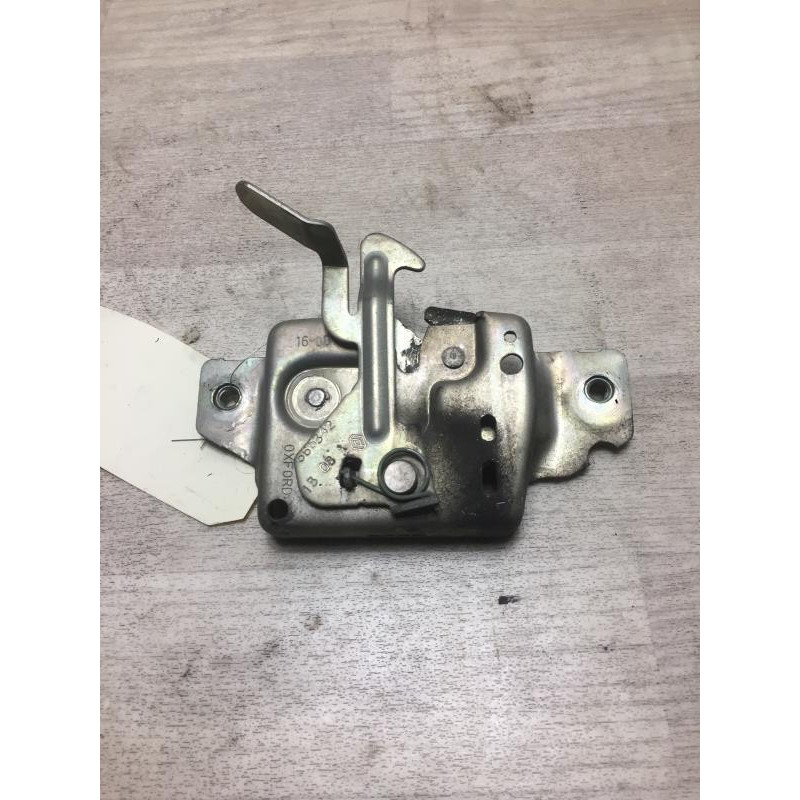 Serrure de capot RENAULT CLIO 3 PHASE 1 d’occasion