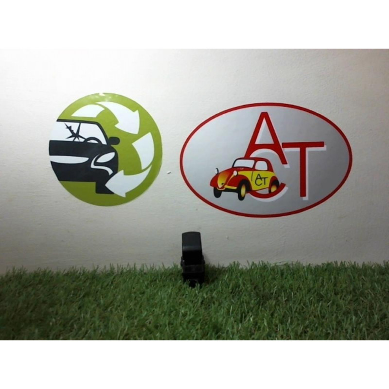 Interrupteur de leve vitre avant droit NISSAN NOTE 1.5 DCI d’occasion