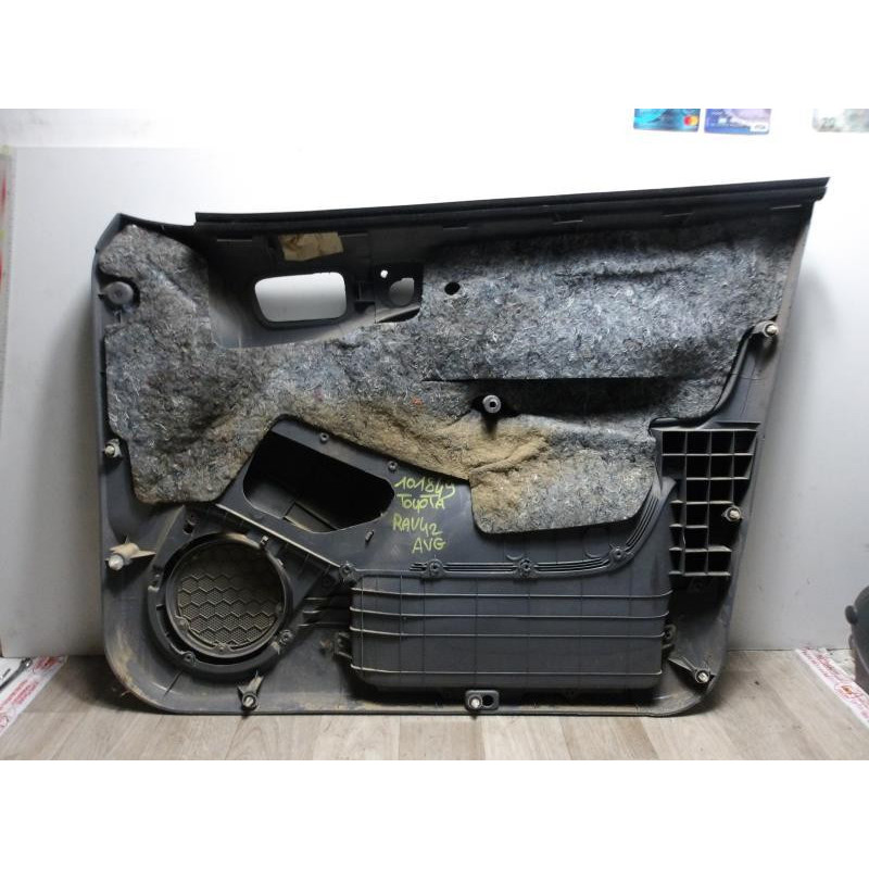 Panneau de porte avant gauche TOYOTA RAV4 2 PHASE 1 d’occasion