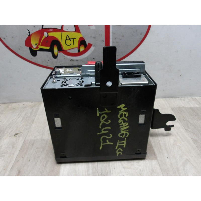 Chargeur CD RENAULT MEGANE 2 PHASE 1 CABRIOLET d’occasion