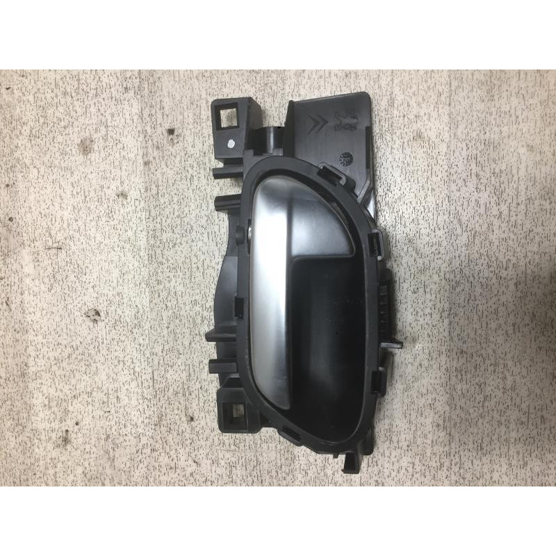 Poignee interieur avant gauche PEUGEOT 208 1 PHASE 1 d’occasion