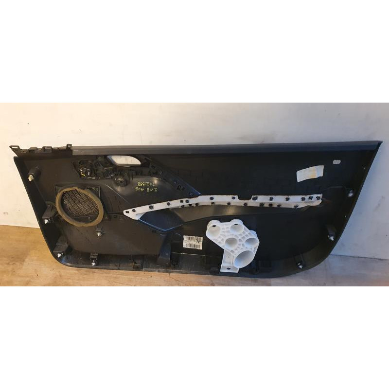 Panneau de porte avant gauche PEUGEOT 208 1 PHASE 1 d’occasion