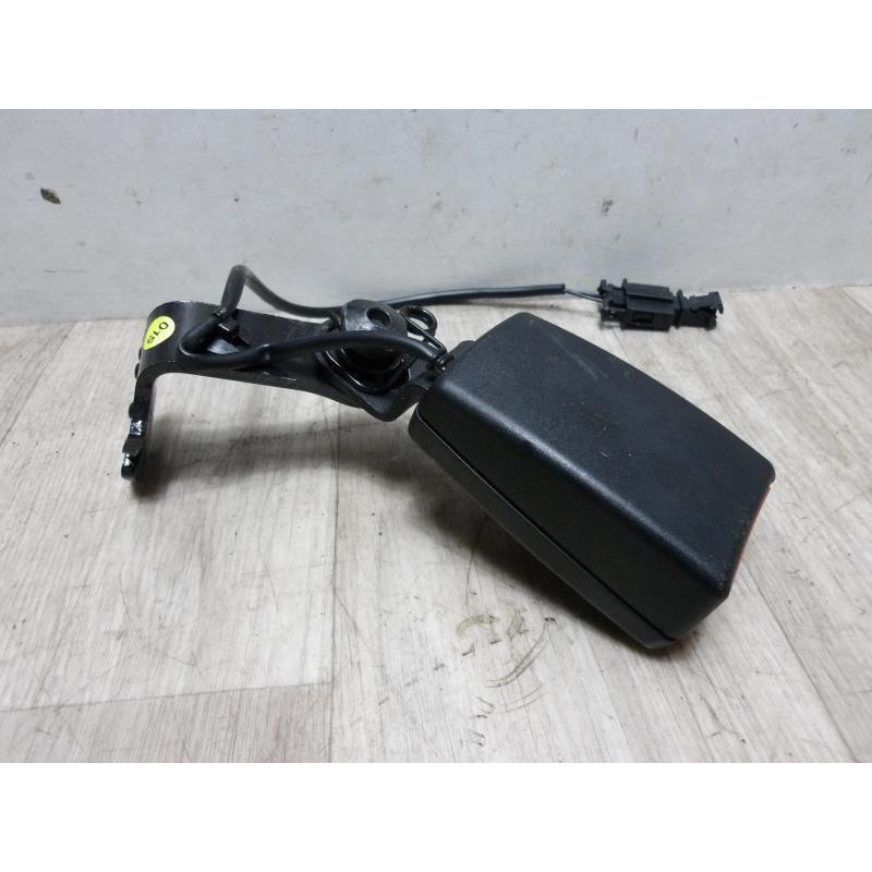 Attache ceinture arriere droit AUDI A1 1 PHASE 1 d’occasion