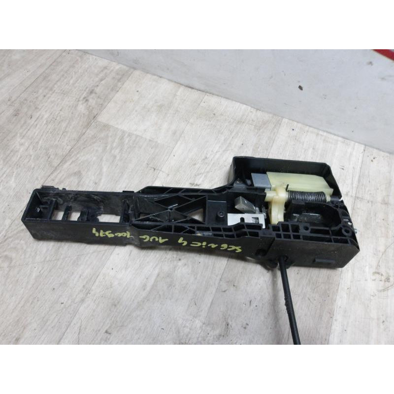 Support poignee porte avant gauche RENAULT SCENIC 4 d’occasion