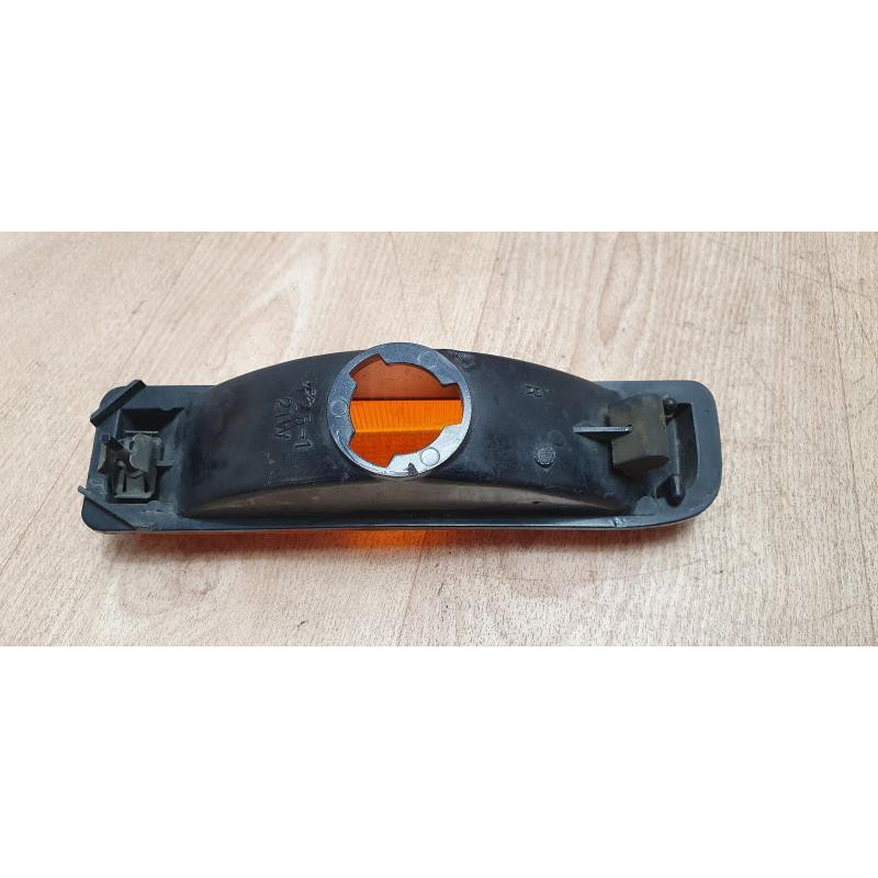 Optique avant secondaire droit (feux)(clignotant) FORD FIESTA 1 d’occasion