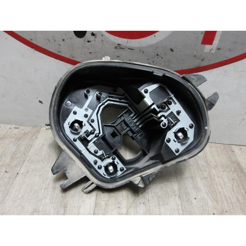 Platine feu arriere gauche PEUGEOT 208 1 PHASE 1 d’occasion