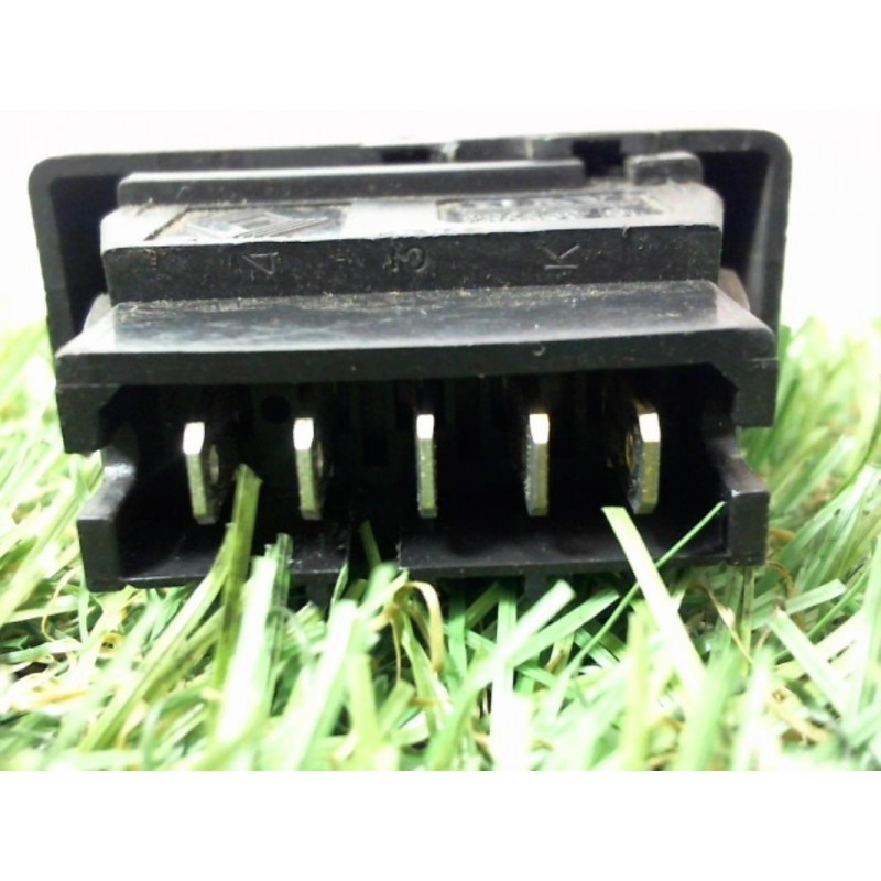 Commande degivrage lunette arriere RENAULT R19 CHAMADE PHASE 2 d’occasion