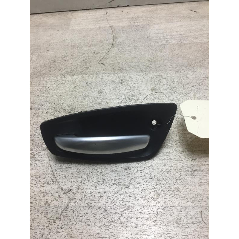 Poignee interieur avant gauche BMW SERIE 1 E87 PHASE 1 d’occasion