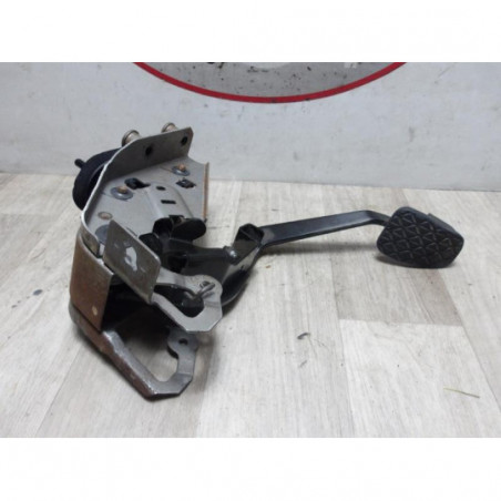 Pedalier d'embrayage FORD FIESTA 6 PHASE 1 d’occasion