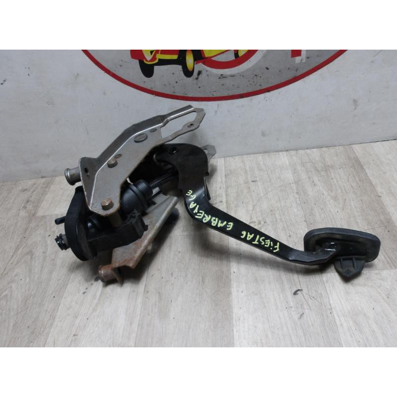 Pedalier d'embrayage FORD FIESTA 6 PHASE 1 d’occasion