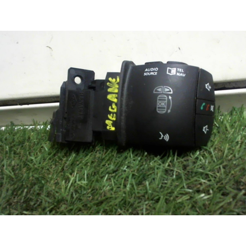 Commande autoradio RENAULT MEGANE III PHASE 1 d’occasion