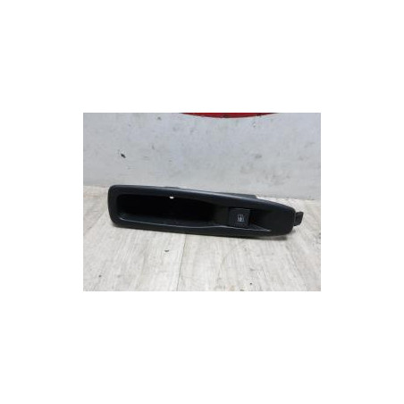Interrupteur de leve vitre arriere droit RENAULT CLIO 4 PHASE 1 d’occasion