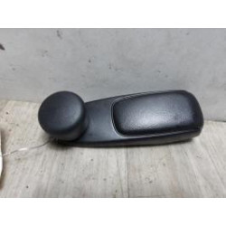 Manivelle de leve vitre PEUGEOT 208 1 PHASE 1 d’occasion