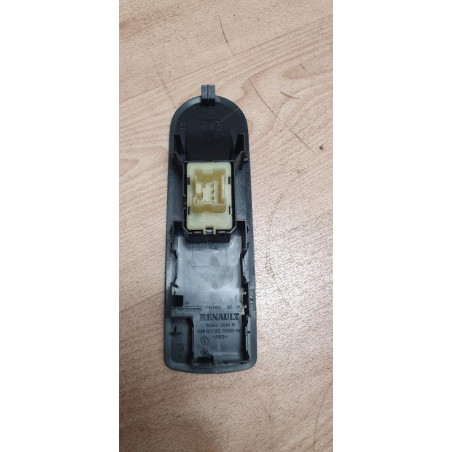 Interrupteur de leve vitre avant droit RENAULT CLIO 4 PHASE 1 d’occasion