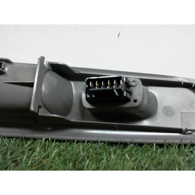 Interrupteur de leve vitre avant droit RENAULT TWINGO I PHASE 3 d’occasion