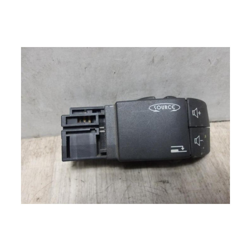 Commande autoradio RENAULT  d’occasion
