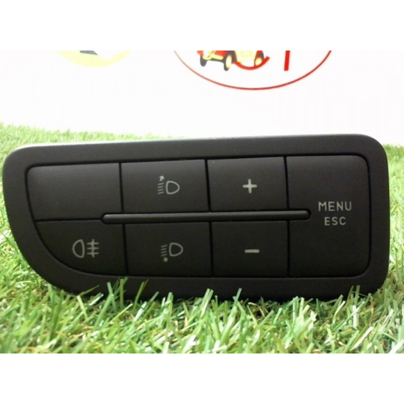 Bouton/Interrupteur FIAT PUNTO III GRANDE PUNTO d’occasion