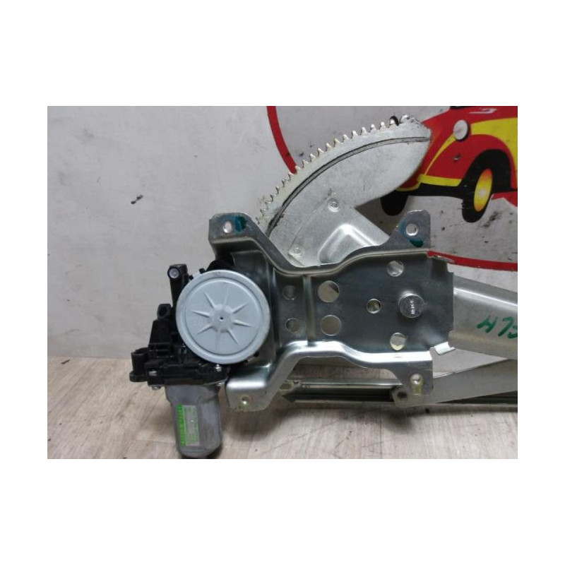Leve vitre electrique avant gauche SUZUKI ALTO 3 d’occasion