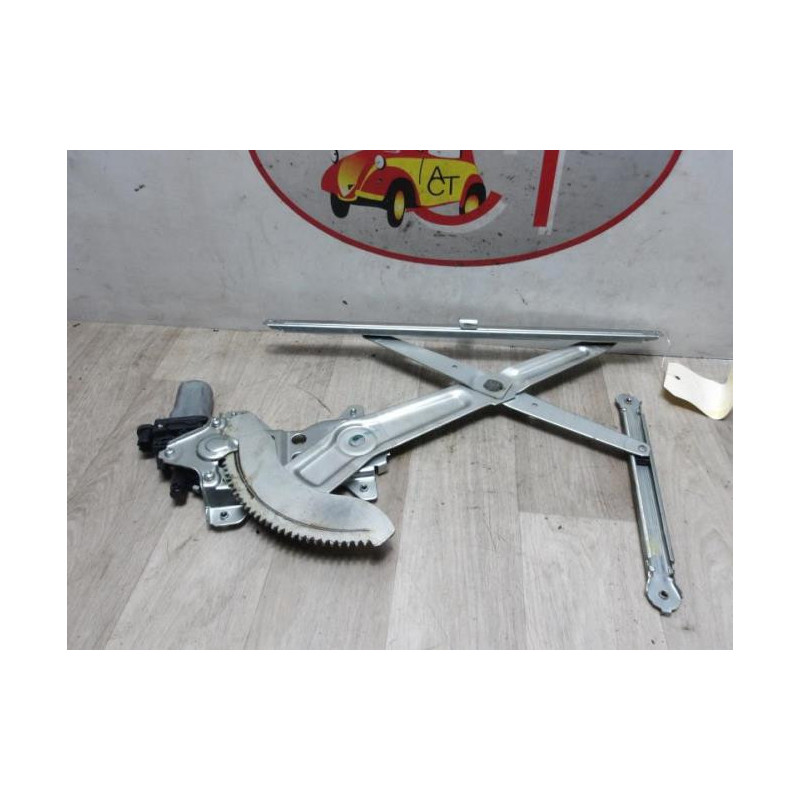Leve vitre electrique avant gauche SUZUKI ALTO 3 d’occasion
