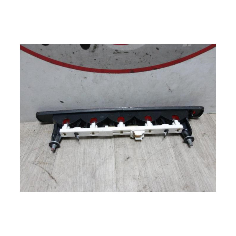 Feu arriere stop central SUZUKI SX4 1 d’occasion