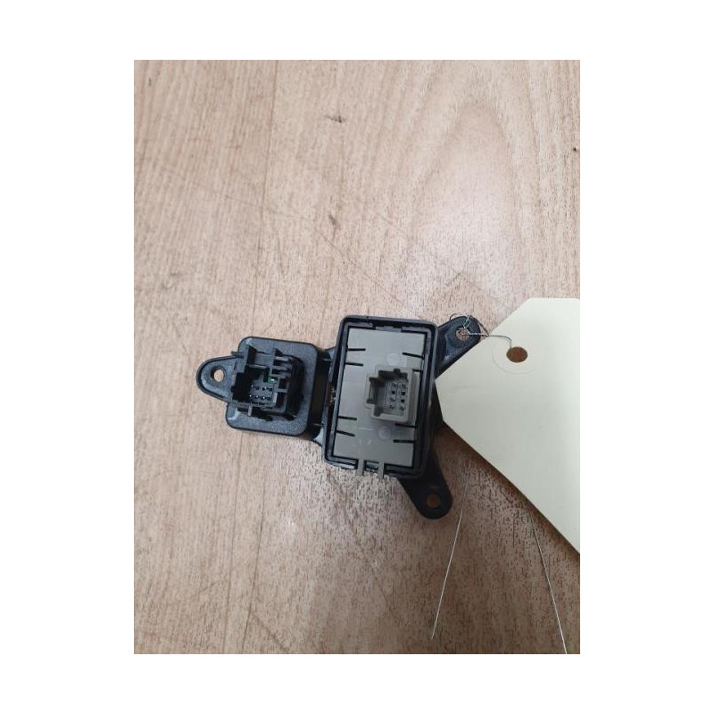 Bouton/Interrupteur RENAULT CLIO 4 PHASE 1 d’occasion