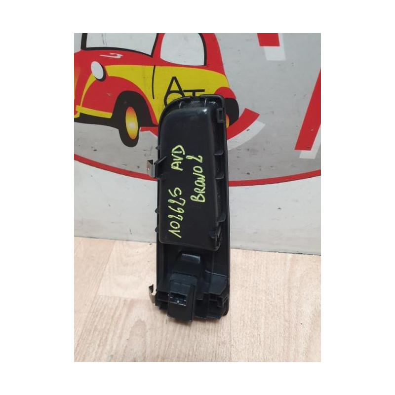 Interrupteur de leve vitre avant droit FIAT BRAVO 2 d’occasion