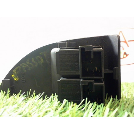 Bouton/Interrupteur VOLKSWAGEN PASSAT V (3B3) d’occasion
