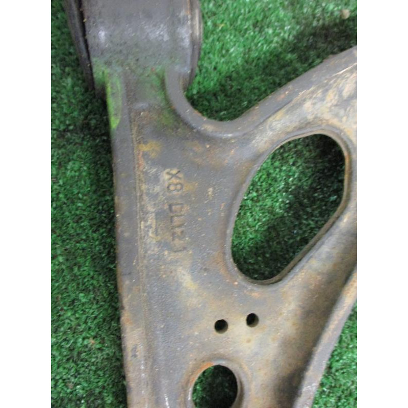 Triangle avant droit VOLKSWAGEN TOURAN PHASE 1 d’occasion