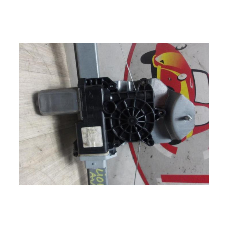 Leve vitre electrique avant gauche RENAULT CLIO 4 PHASE 1 d’occasion