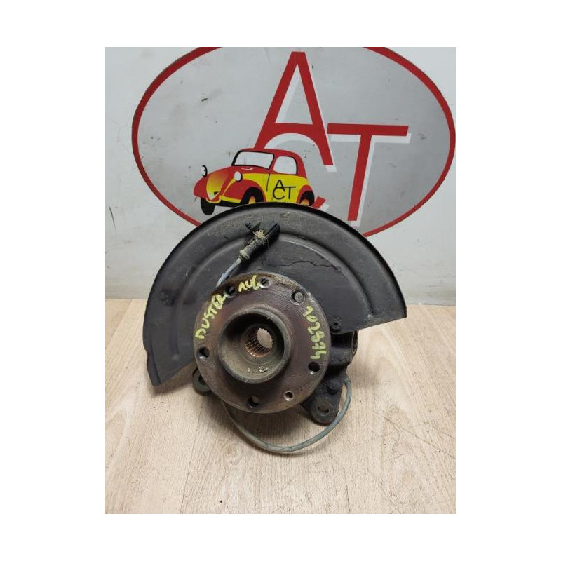 Fusee avant gauche DACIA DUSTER 1 PHASE 1 d’occasion