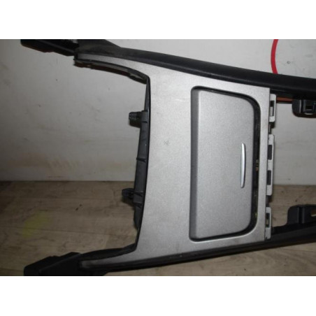 Console central (interieur plastique) BMW SERIE 1 E87 PHASE 2 d’occasion