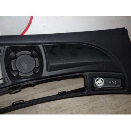 Console central (interieur plastique) BMW SERIE 1 E87 PHASE 2 d’occasion