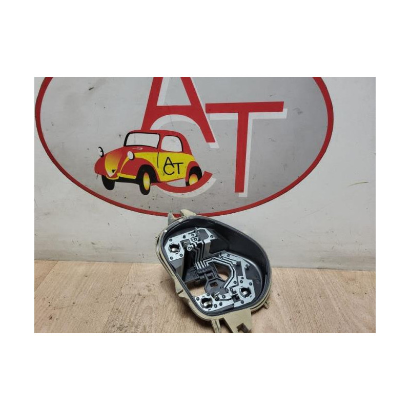 Platine feu arriere droit PEUGEOT 208 1 PHASE 1 d’occasion