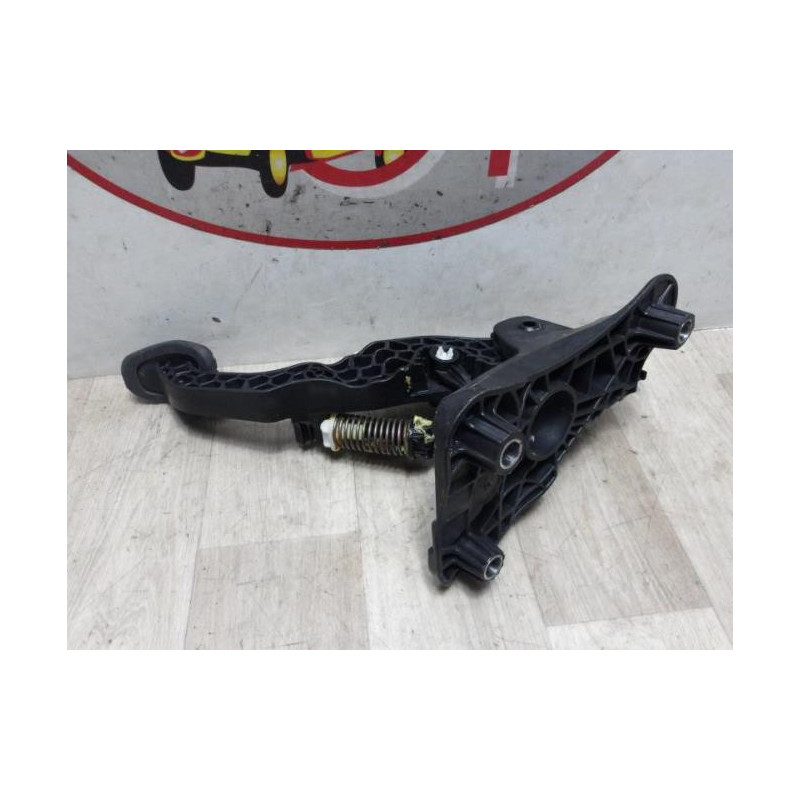 Pedalier d'embrayage RENAULT CLIO 5 d’occasion