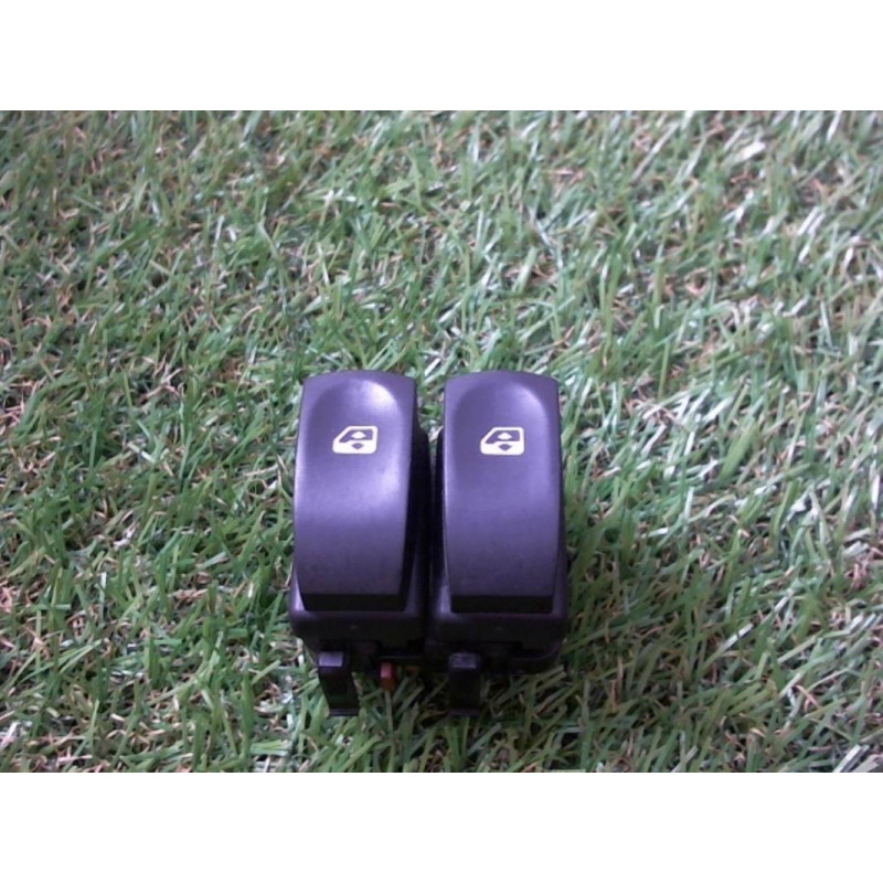 Interrupteur de leve vitre avant gauche RENAULT CLIO II PHASE 2 d’occasion