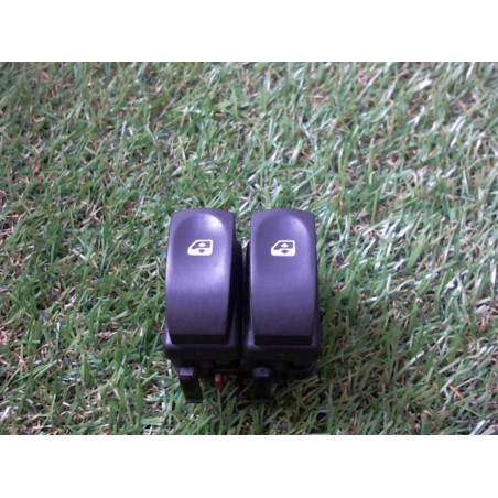 Interrupteur de leve vitre avant gauche RENAULT CLIO II PHASE 2 d’occasion