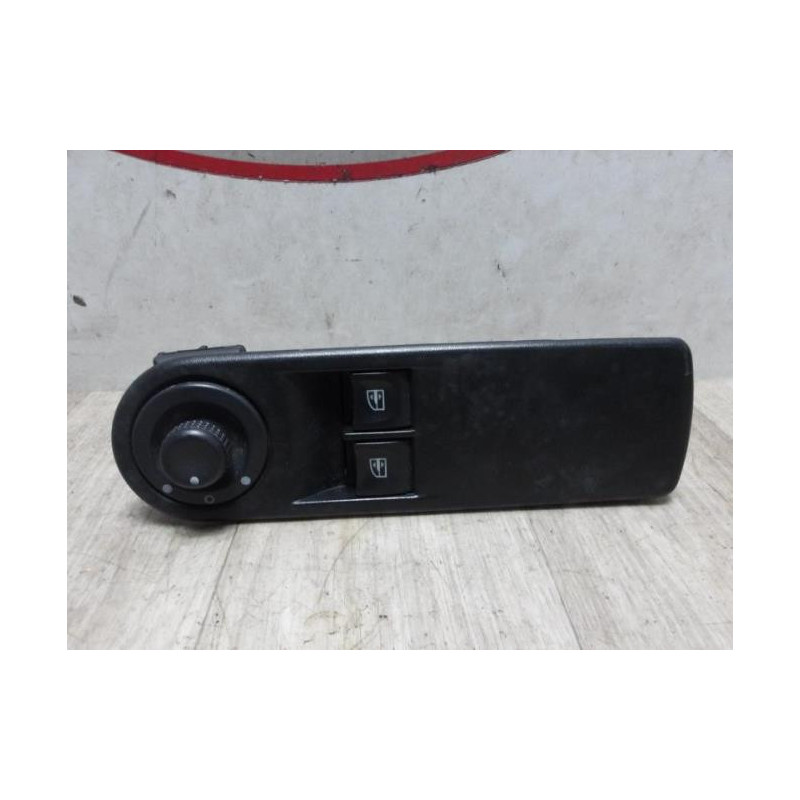 Interrupteur de leve vitre avant gauche RENAULT CLIO 4 PHASE 1 d’occasion