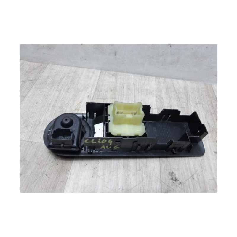 Interrupteur de leve vitre avant gauche RENAULT CLIO 4 PHASE 1 d’occasion