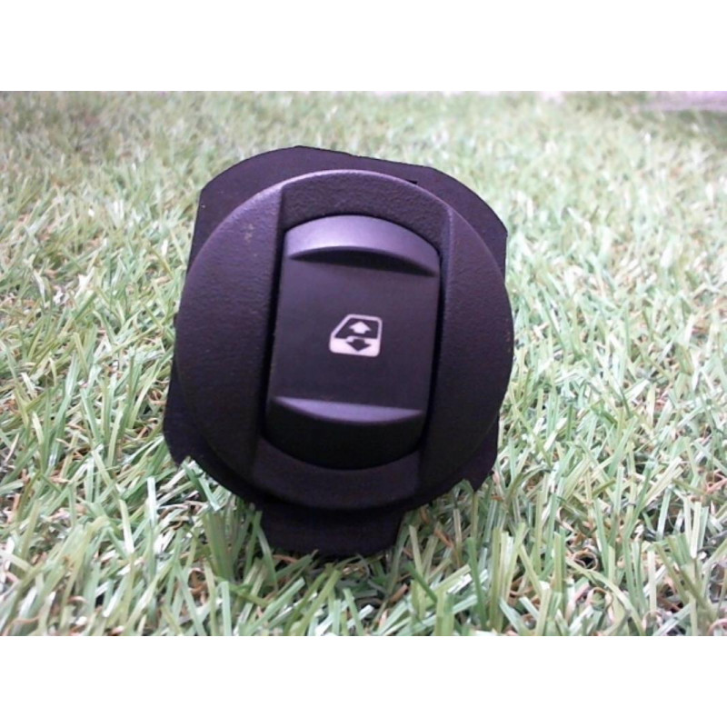 Interrupteur de leve vitre avant gauche RENAULT LAGUNA II ESTATE PHASE 1 d’occasion